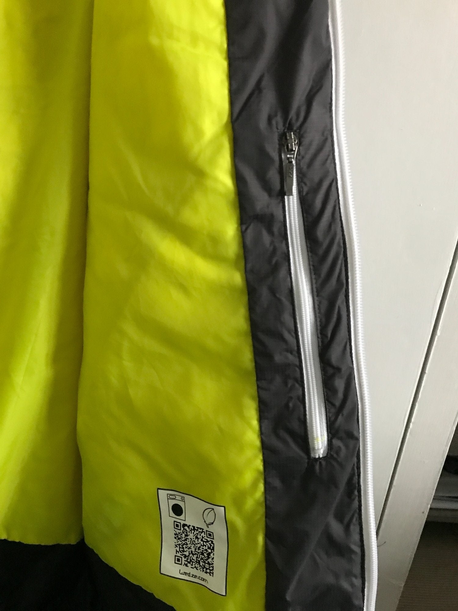 Wed'ze adult ski jacket size small with lift pass zip on sleeve  - Clothing, Footwear & Accessories in Shoreham-By-Sea