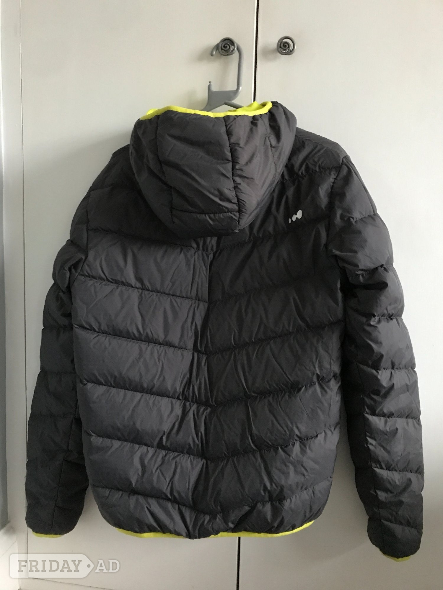 Shoreham-By-Sea Wed'ze adult ski jacket size small with lift pass zip on sleeve 