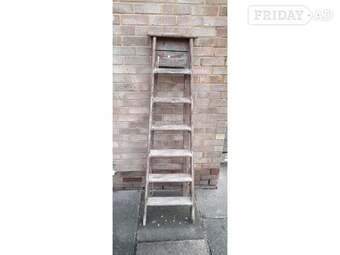 Gravity Randall  Wooden Steps