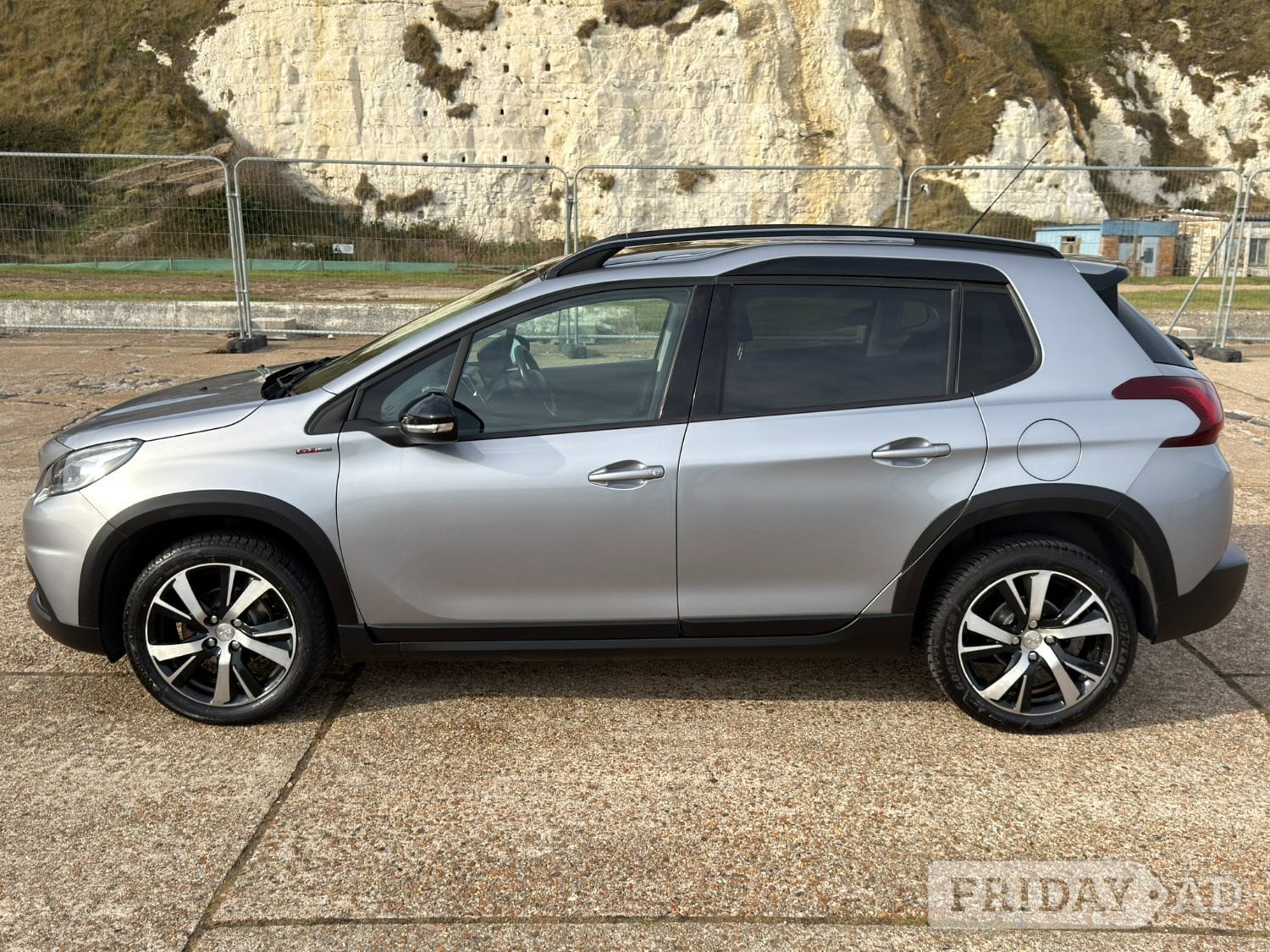 [ berth ]Peugeot 2008