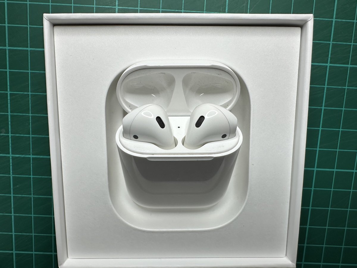 Hastings Apple AirPods 2nd Generation MV7N2ZM