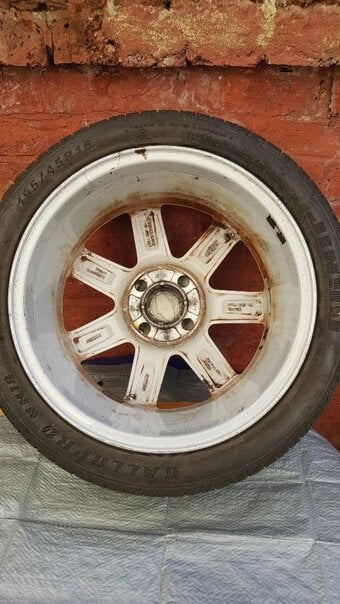 Fiesta 16" 7 Spoke alloy wheel Used fits 2006 to2008Titanium 