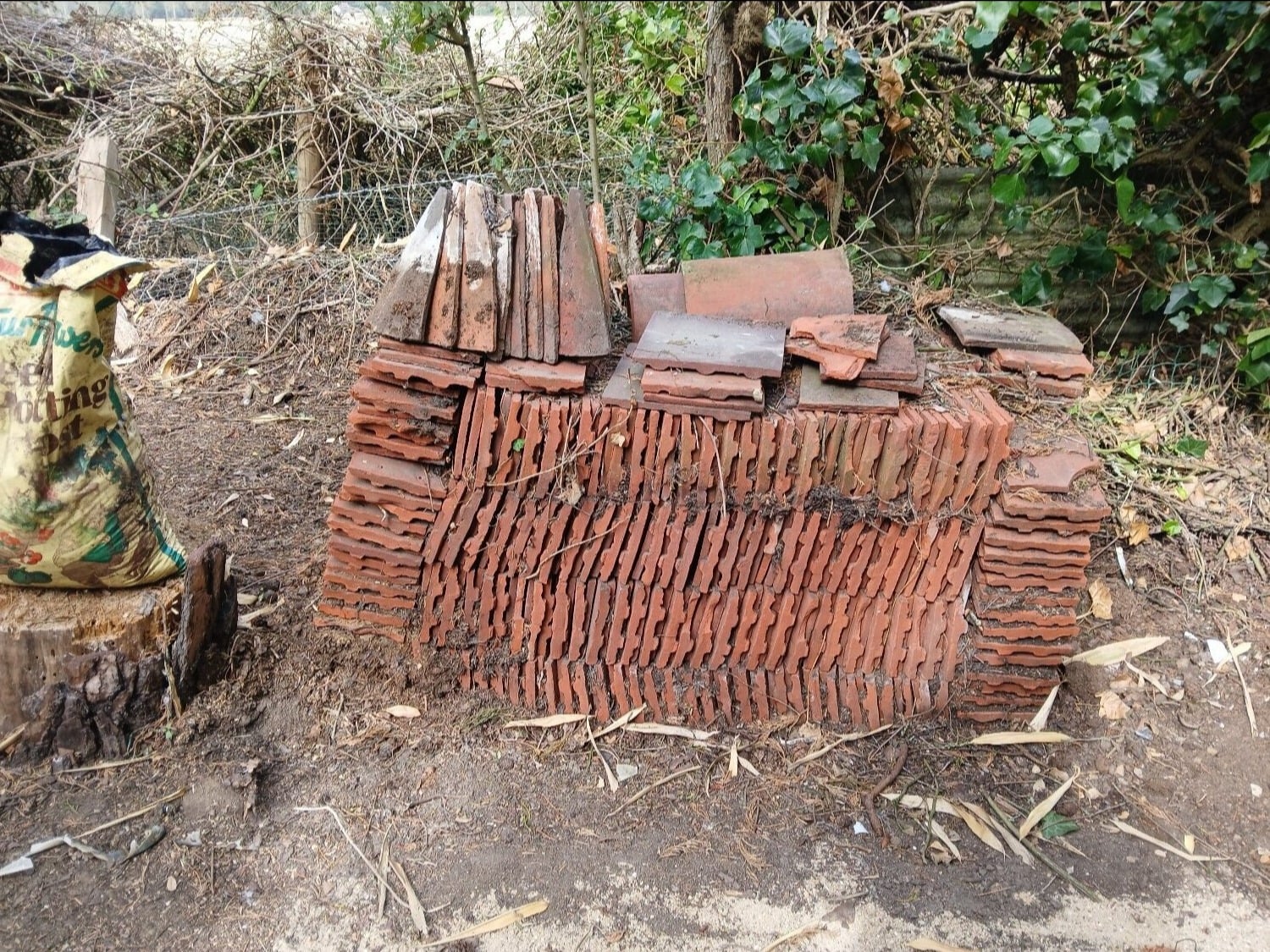 Keymer hand made clay plain roofing tiles - DIY in Arundel