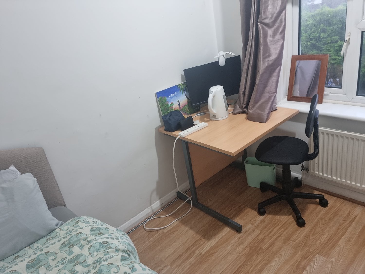Single and Double rooms to rent in Family home 