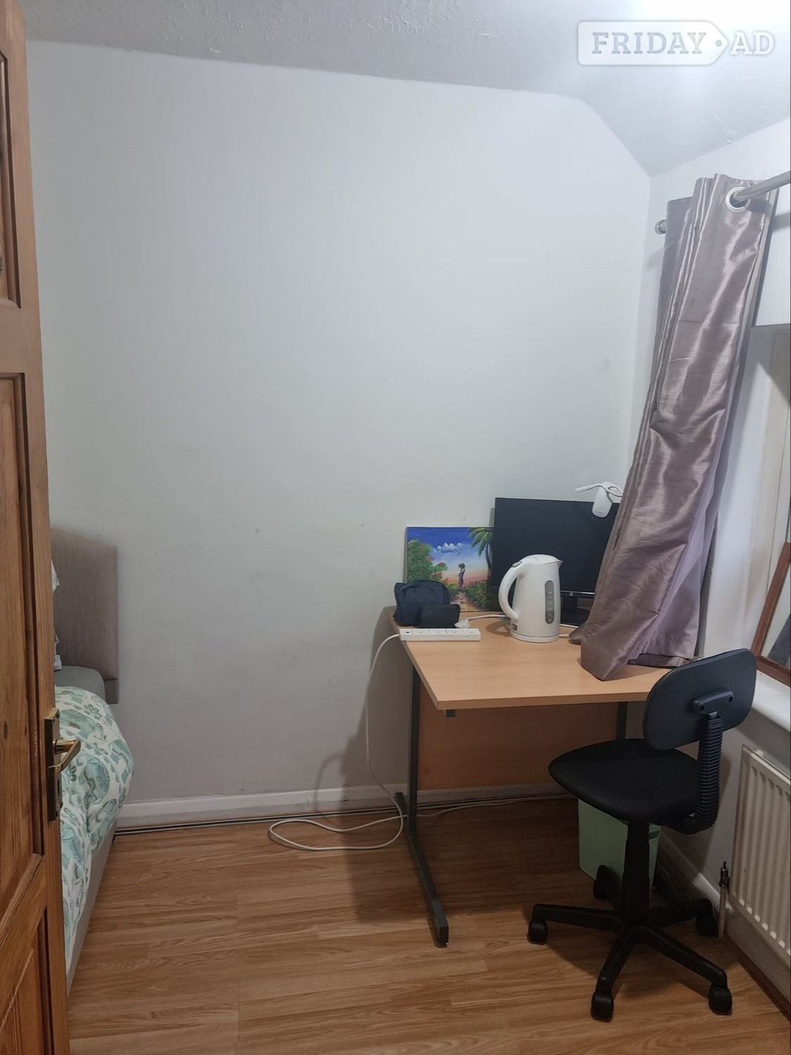 Double and single rooms to rent in Family home  in Brighton