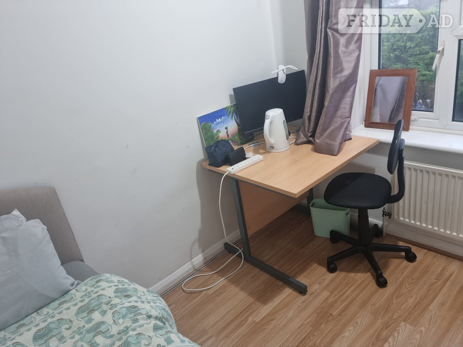Double and single rooms to rent in Family home 