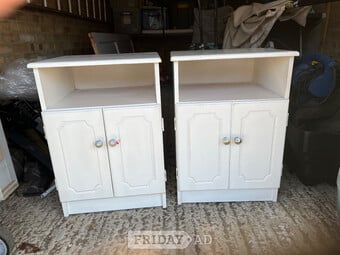 2 Bedside Cabinets