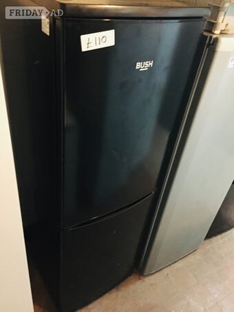 Black bush frost free fridge freezer in Great condition £110