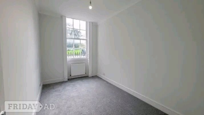Woolwich SE18 DOUBLE ROOM grade11 listed gated development  - Houses & Bungalows