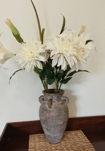 Stunning bronze/ gold stippled  vase with 8 x faux flower display
