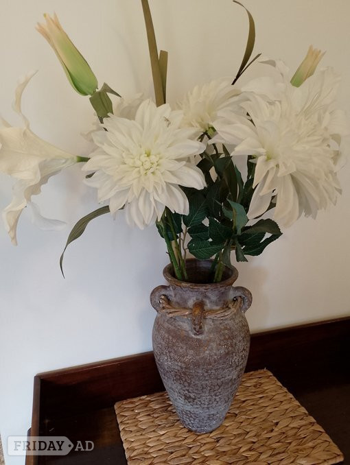 Stunning bronze/ gold stippled  vase with 8 x faux flower display