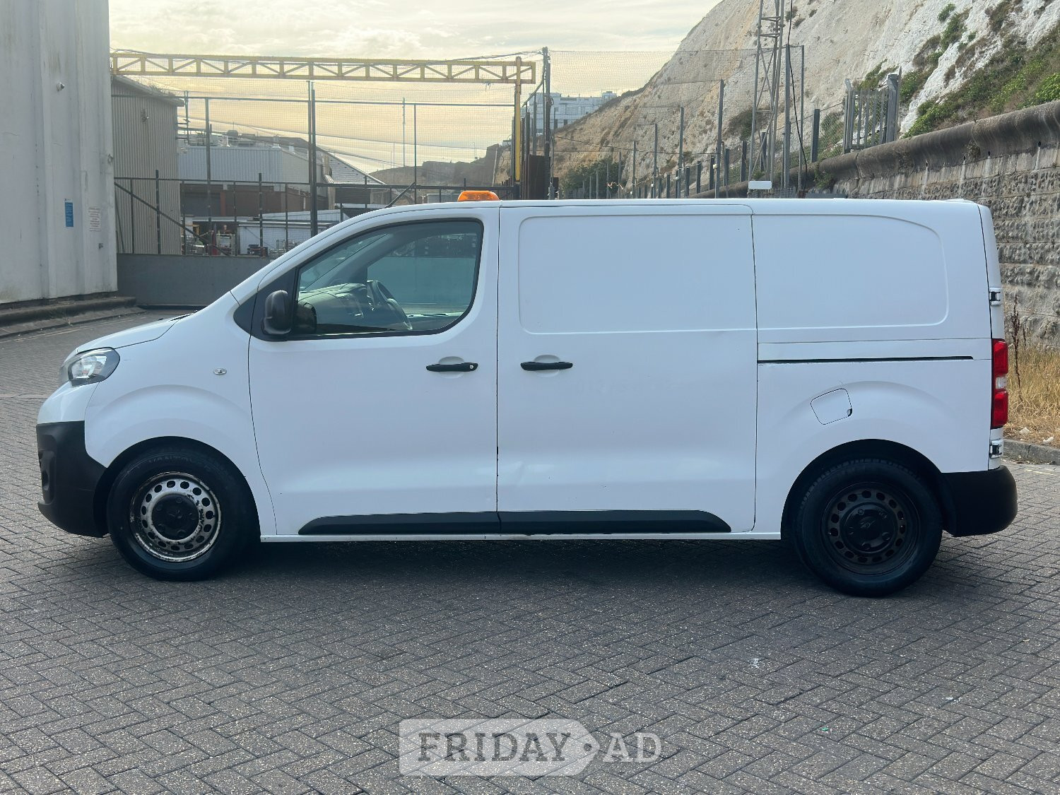 [ berth ]Peugeot Expert