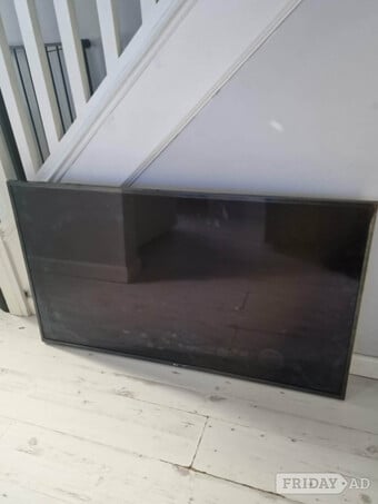 Selling this TV for spares or repair. LG 55 inch LCD smart TV. 