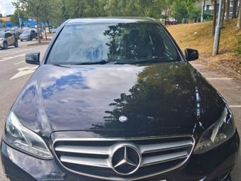 E CLASS MERCEDES BENZ SALOON 