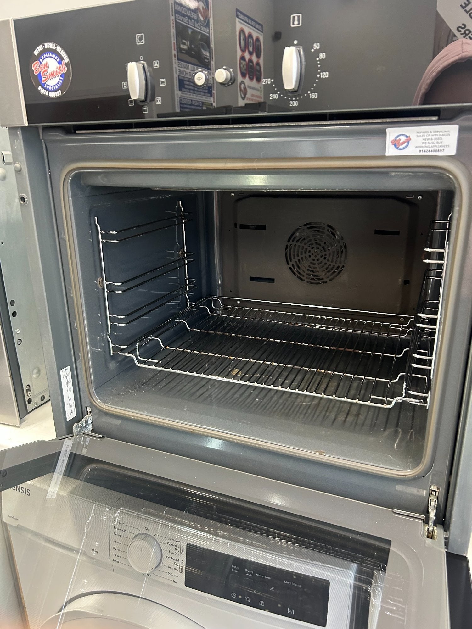 NEFF BUILT IN SINGLE OVEN