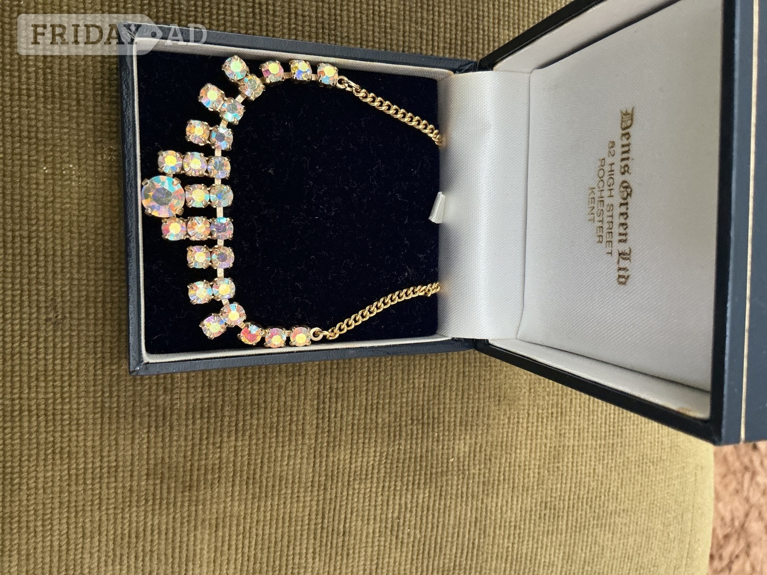Beautiful multicoloured sparkle necklace in Eastbourne