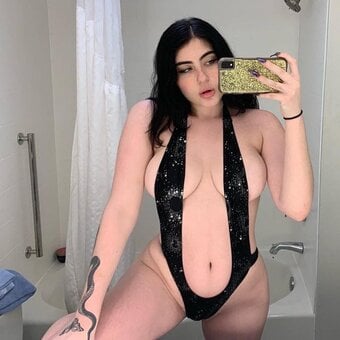 New checky girl