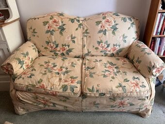 Traditional Floral 2 seater sofa