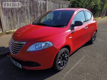 For sale : Chrysler Ypsilon 2013 1.2cc red 