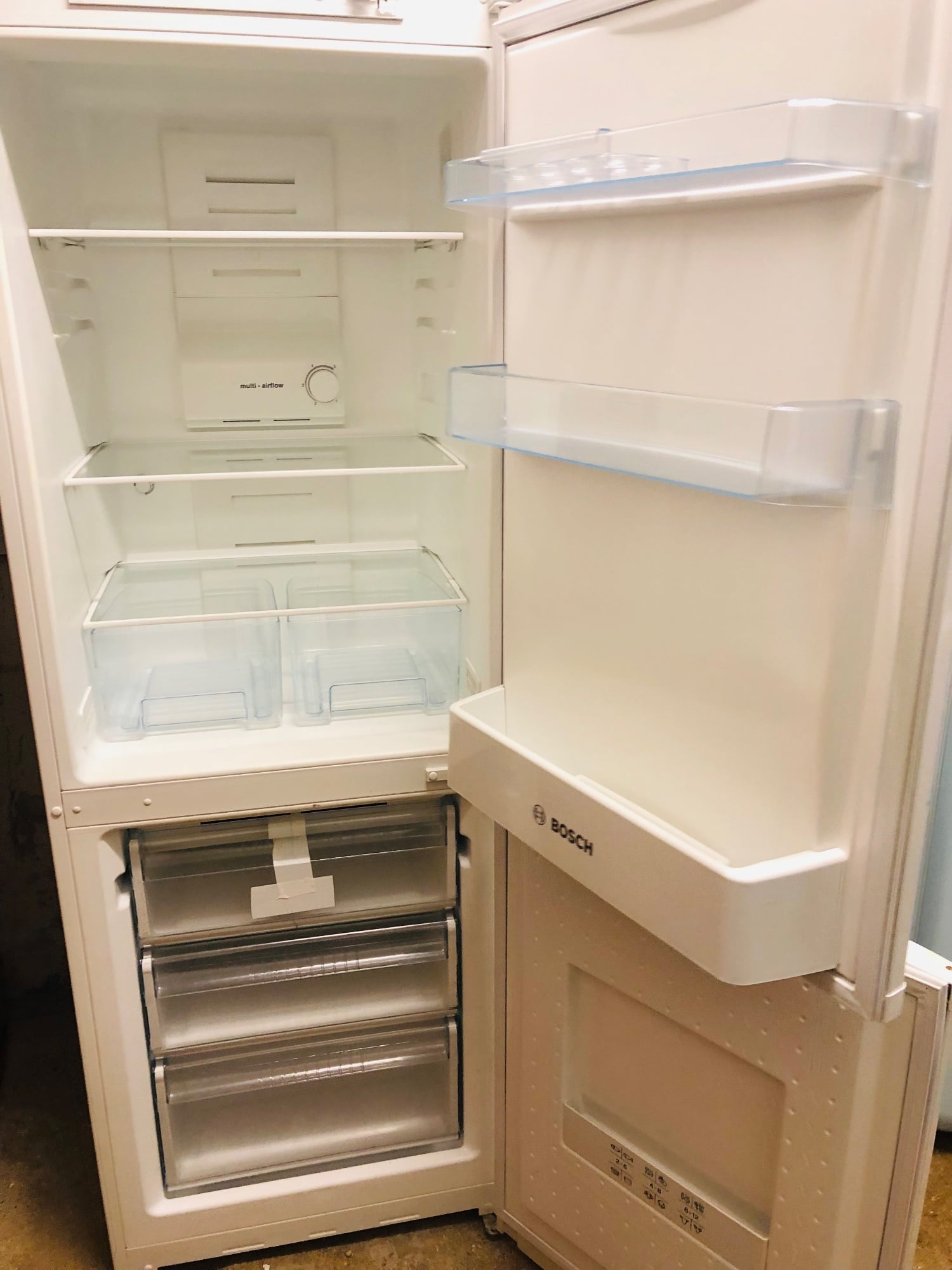 Bosch frost free fridge freezer works perfectly 