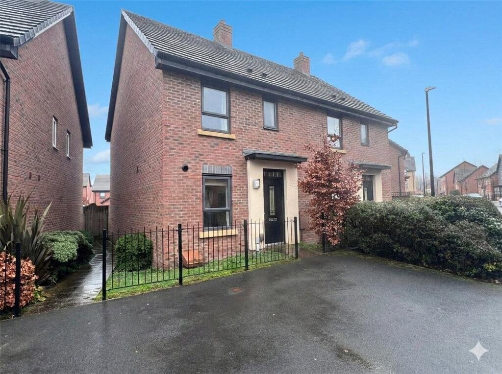 3 Bedroom semi-detached house for sale in Telford TF42GN