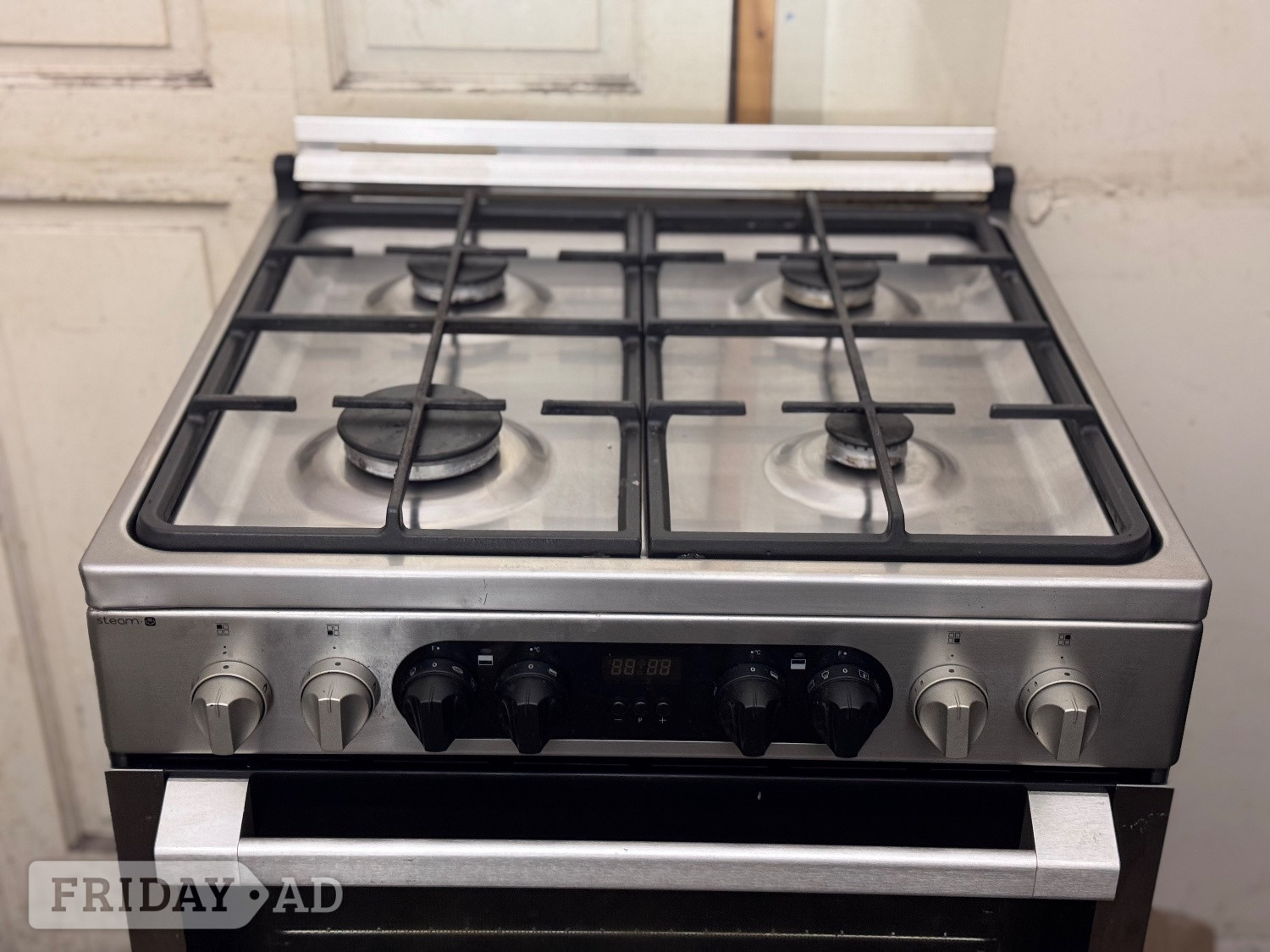 Hotpoint dual fuel gas cooker 60cm fsd black double oven 3 months - Home Appliances in Romford