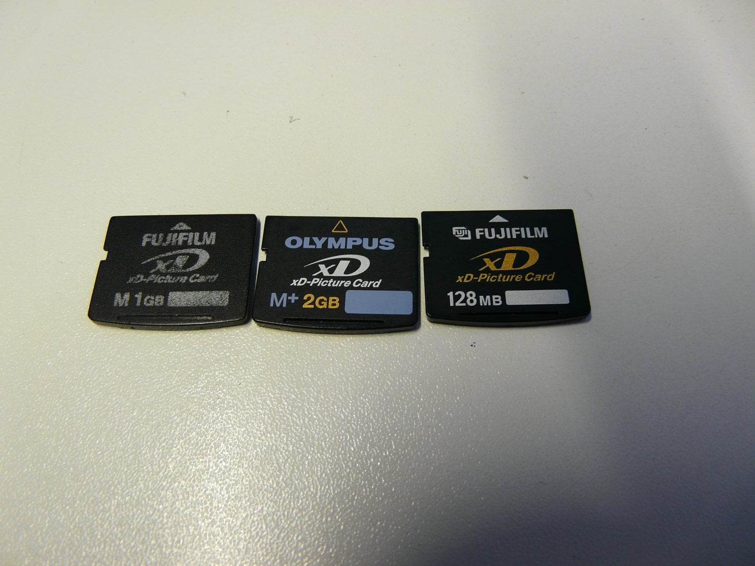 i am selling various memory cards for digital camera sold as set - Tv, Audio & Cameras