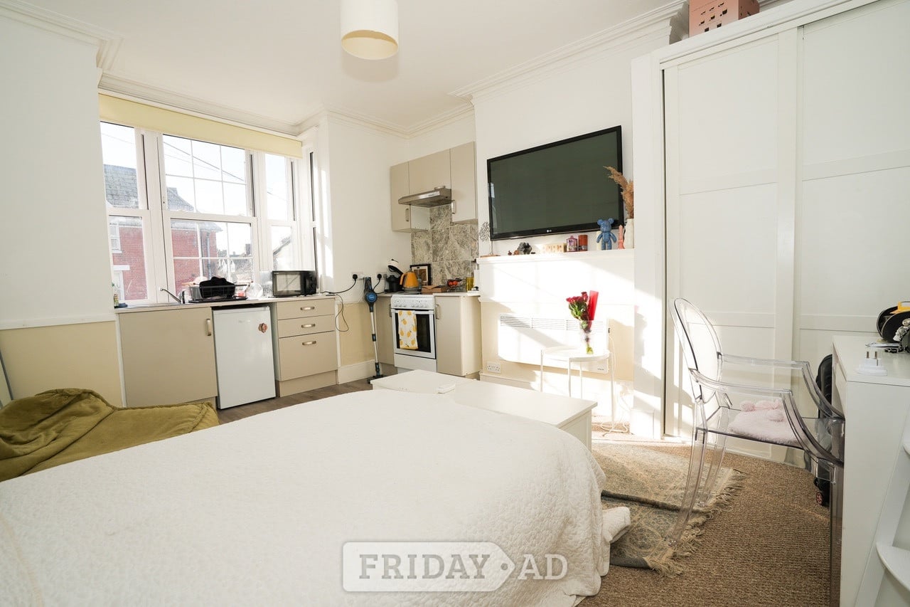 BEXHILL TOWN CENTRE - Self-contained immaculate studio in Bexhill-On-Sea