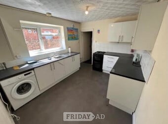 3 bedroom flat for company let or family let