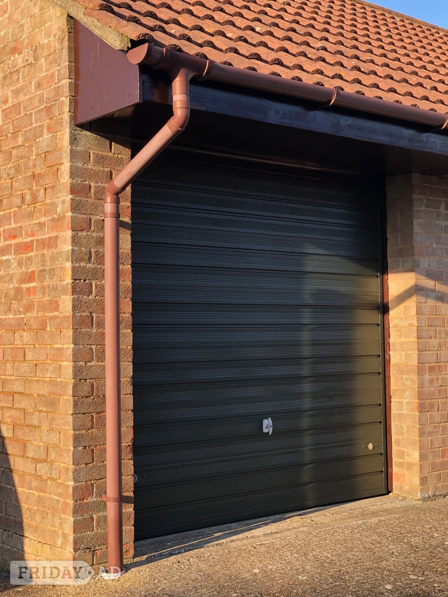 Garage To Let