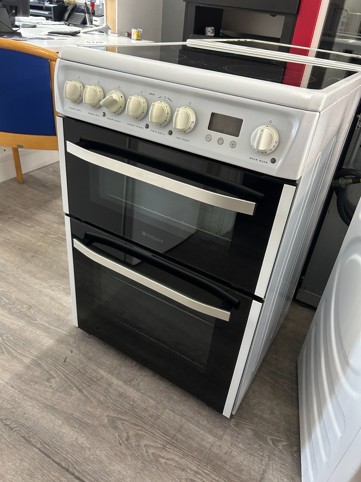 HOTPOINT ELECTRIC COOKER