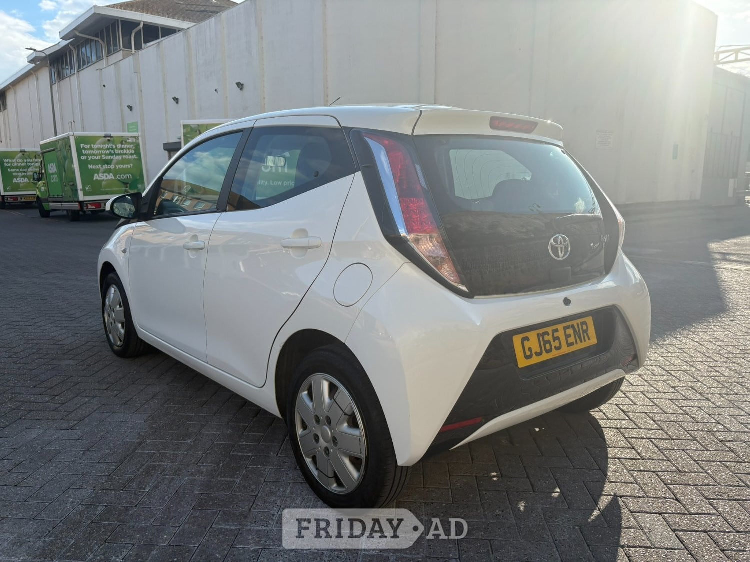 2015 Toyota Aygo X-Play - New Years MOT - £20 Road Tax - ULEZ Com - Cars in Brighton