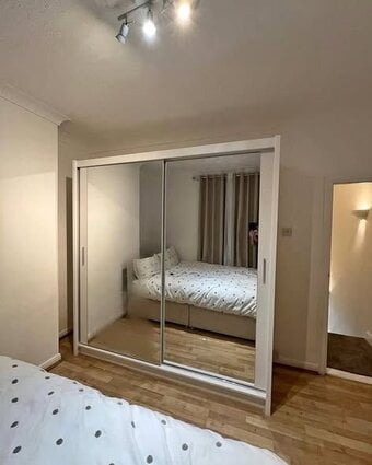 Fully mirror 2 sliding door wardrobe ¬ delivery available 