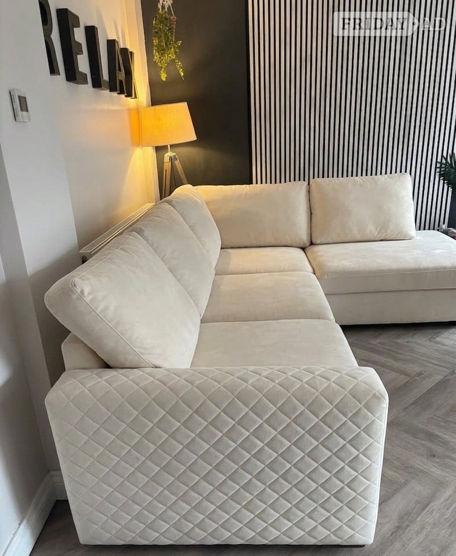 Manchester DFS ~ Cream/Ivory 4 Seater L Shape Sofa, Modular/Sectional Comfy 