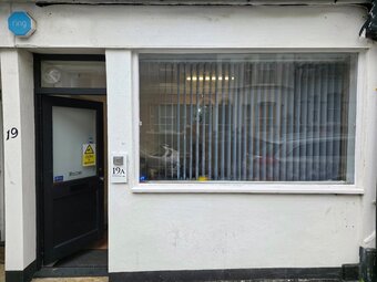 Lock up shop to rent Hastings 