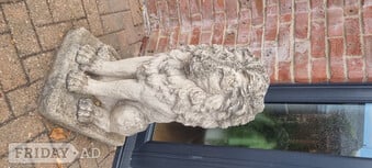 Pair of heavy concrete Lions