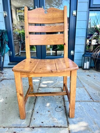 Set of 6 Solid Pine Dining Chairs -£295