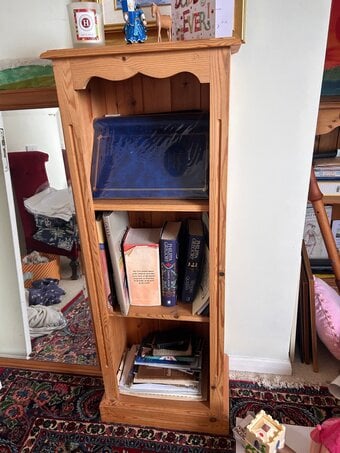 Pretty little pine bookshelf