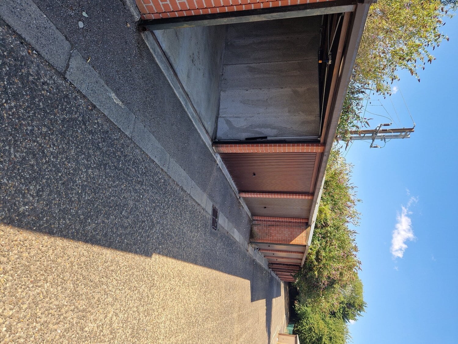 wide garage to rent Fletton, Peterborough - Garages & Parking