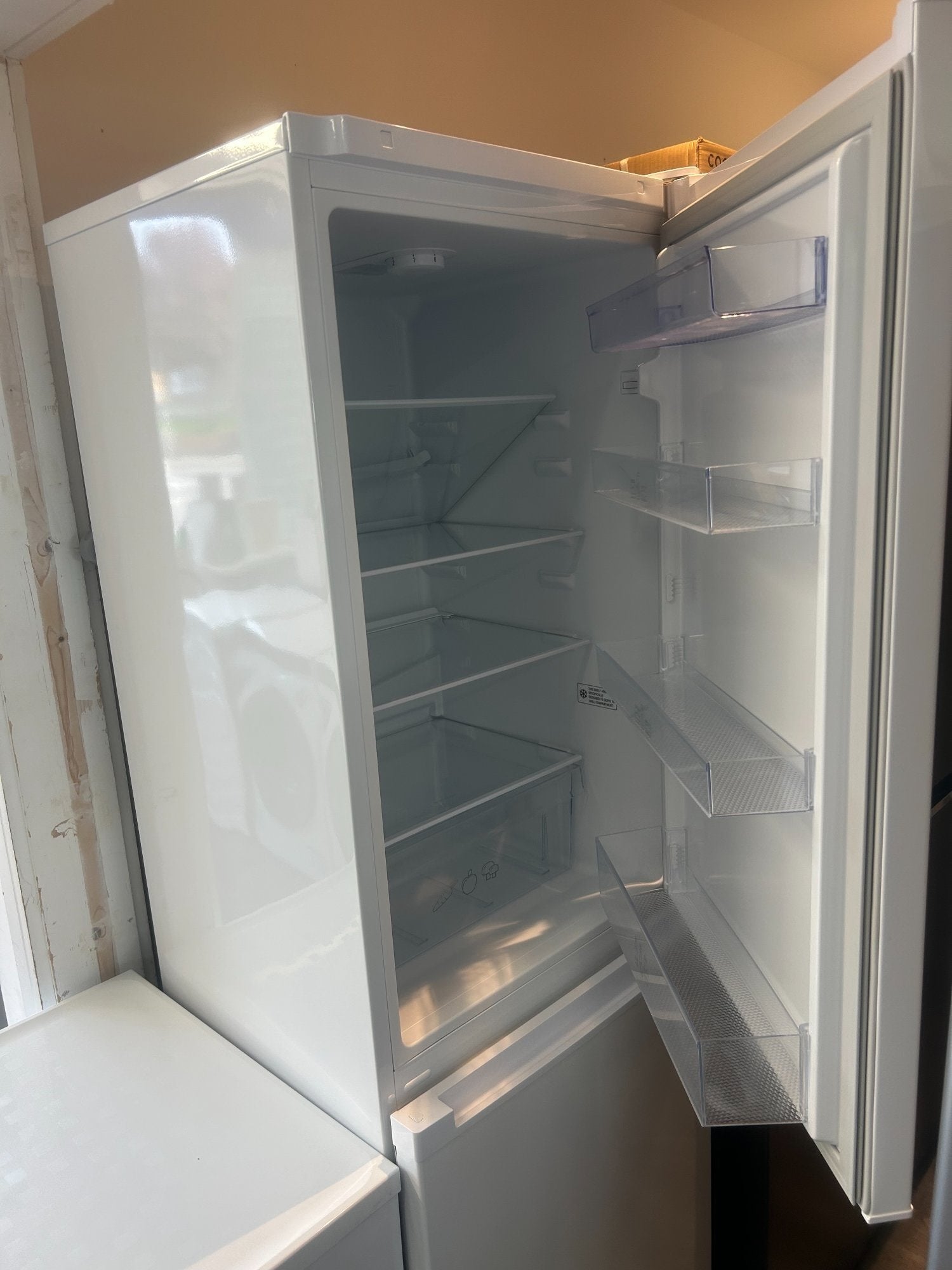 ZENITH 50/50 FRIDGE FREEZER