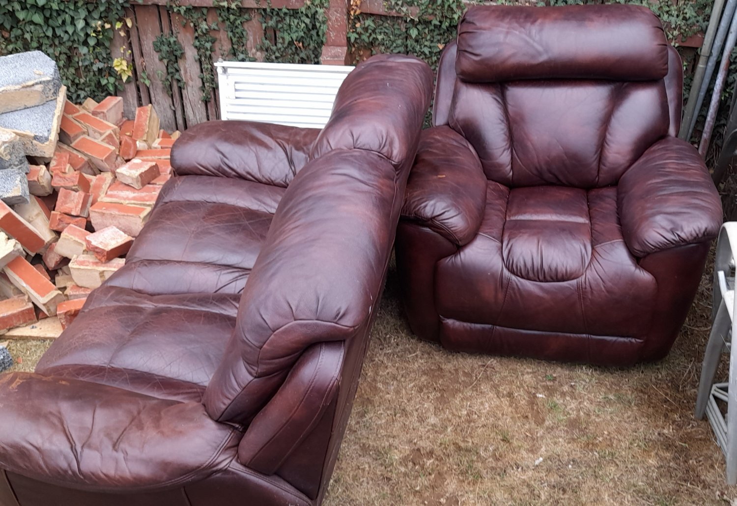 Luton Real Leather Recliner Sofa Set (2-Seater & Reclining Armchair)  