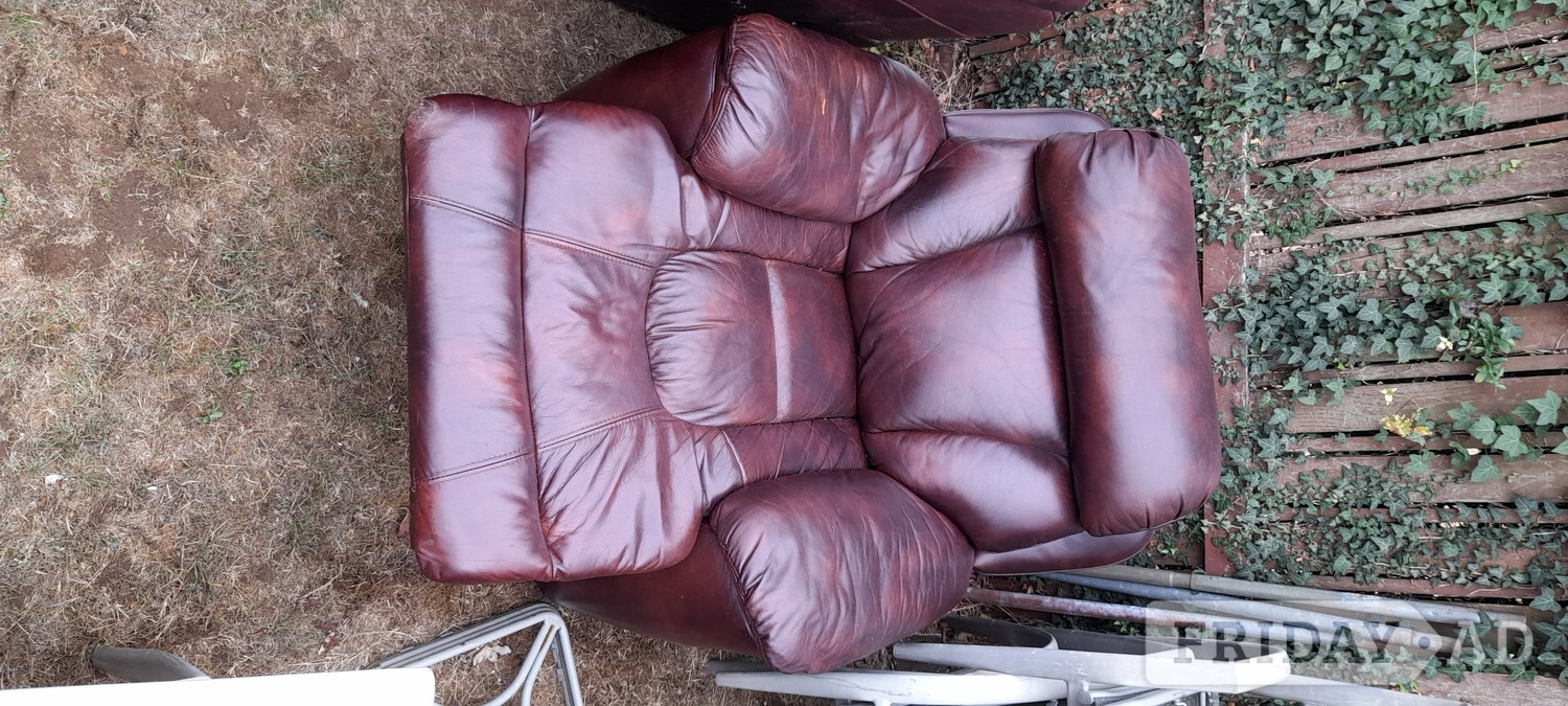Real Leather Recliner Sofa Set (2-Seater & Reclining Armchair)   - Furniture in Luton
