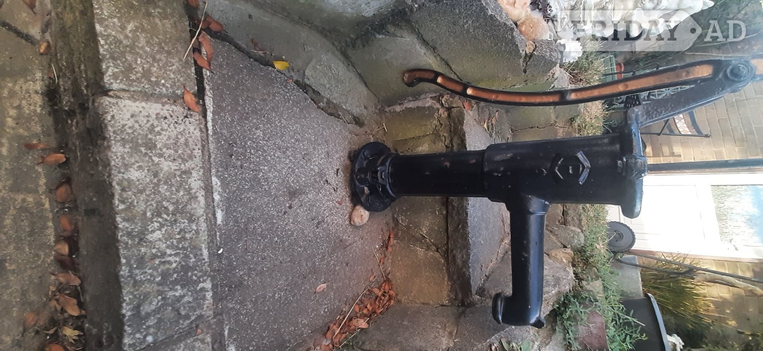 Vicrorian Heavy cast iron water pump - Garden in Shoreham-By-Sea
