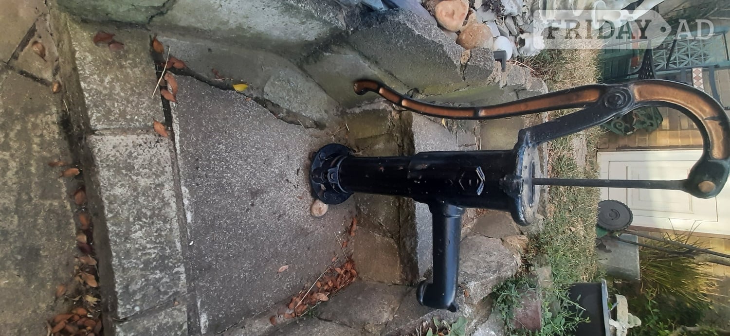 Vicrorian Heavy cast iron water pump - Garden