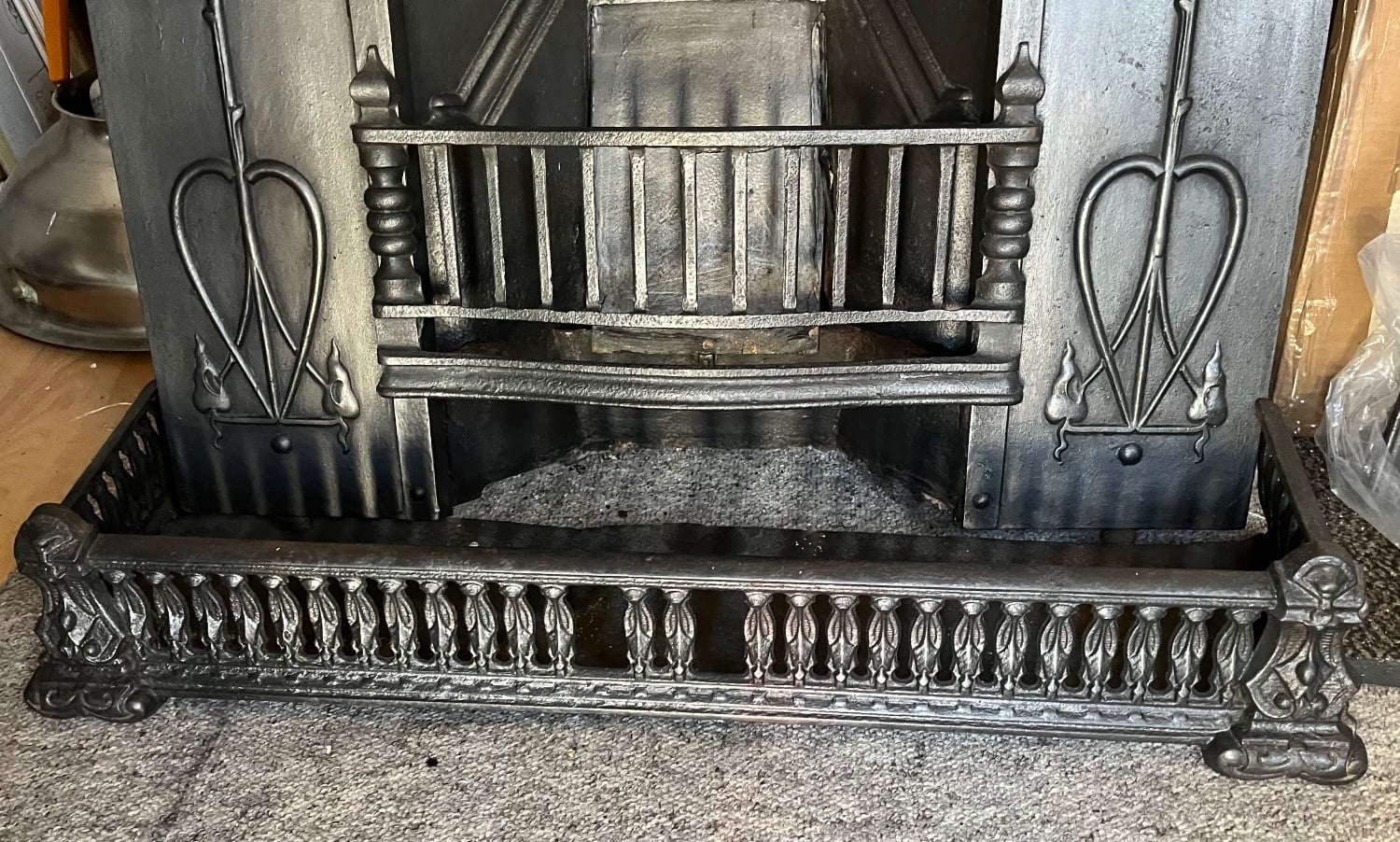 Victorian Rare  FIREPLACE F/GRATE Plus FENDER   + Firebricks - Antiques & Collectables in Eastbourne