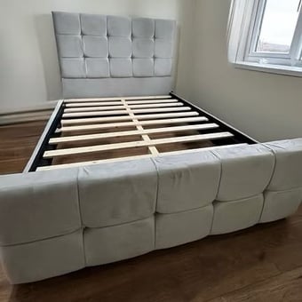 Cube bed frame 
