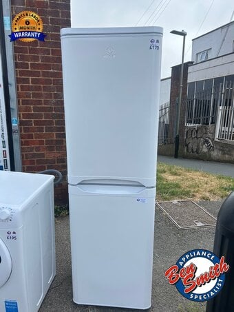 INDESIT- FRIDGE FREEZER 50/50