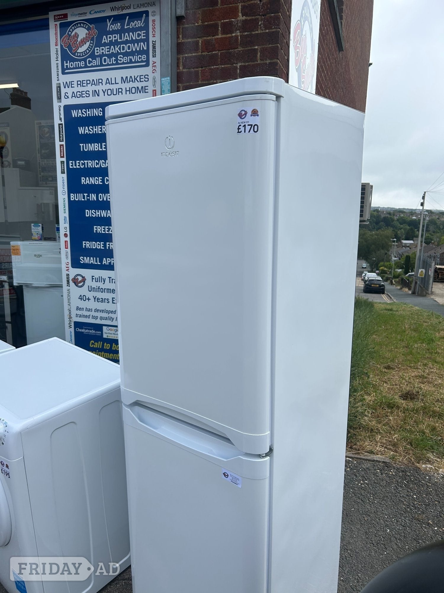 St. Leonards-On-Sea INDESIT- FRIDGE FREEZER 50/50