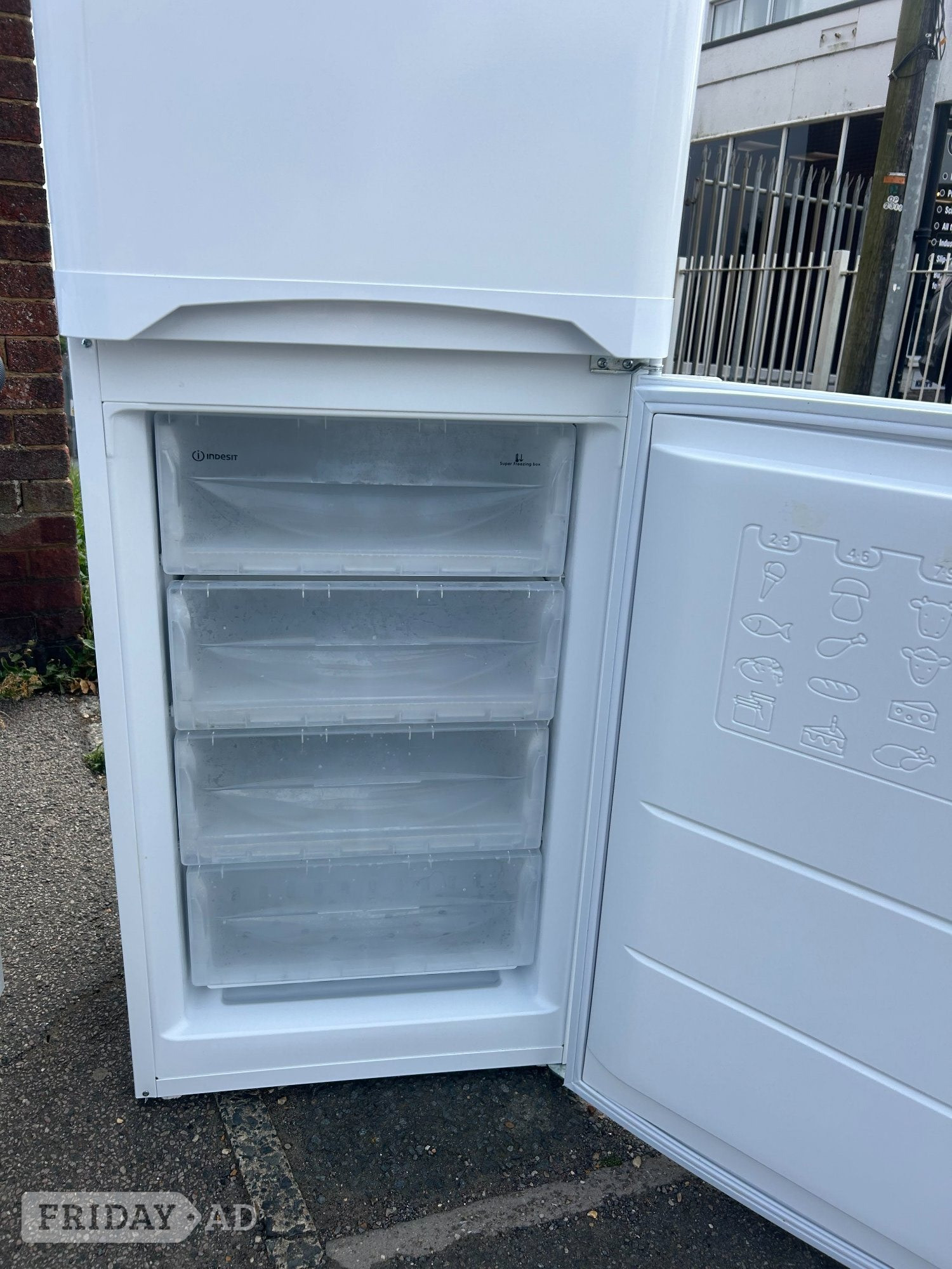INDESIT- FRIDGE FREEZER 50/50 - Home Appliances
