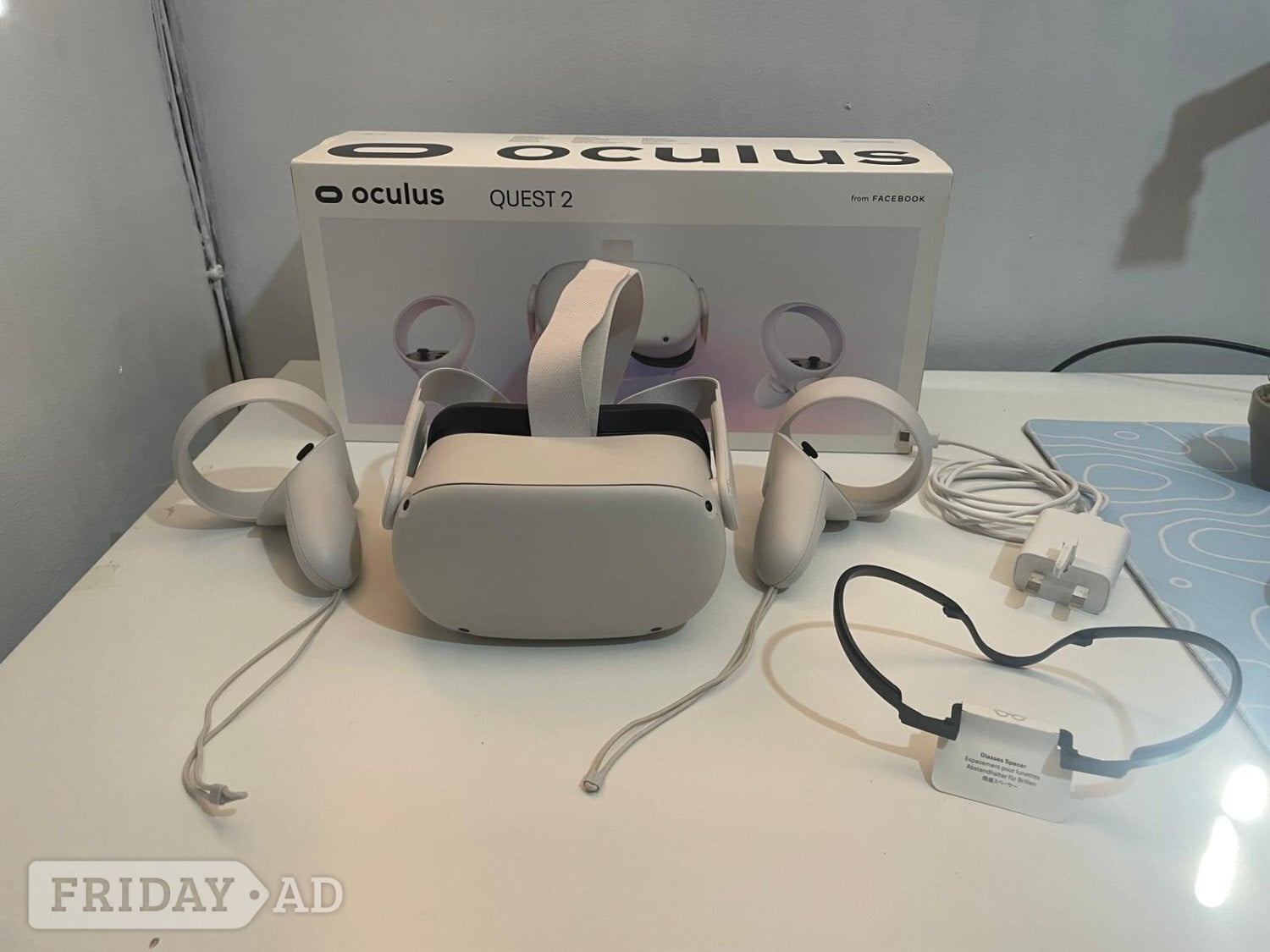 Oculus Quest 2 (includes elite strap)pristine. Used 4 times only in Bromley